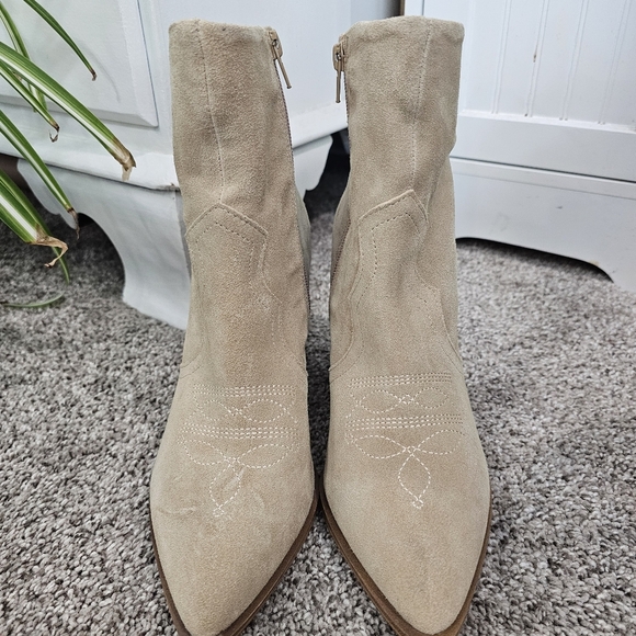 Steve Madden "Stable" Suede Western Booties Womens Size 8.5 - Picture 3 of 9